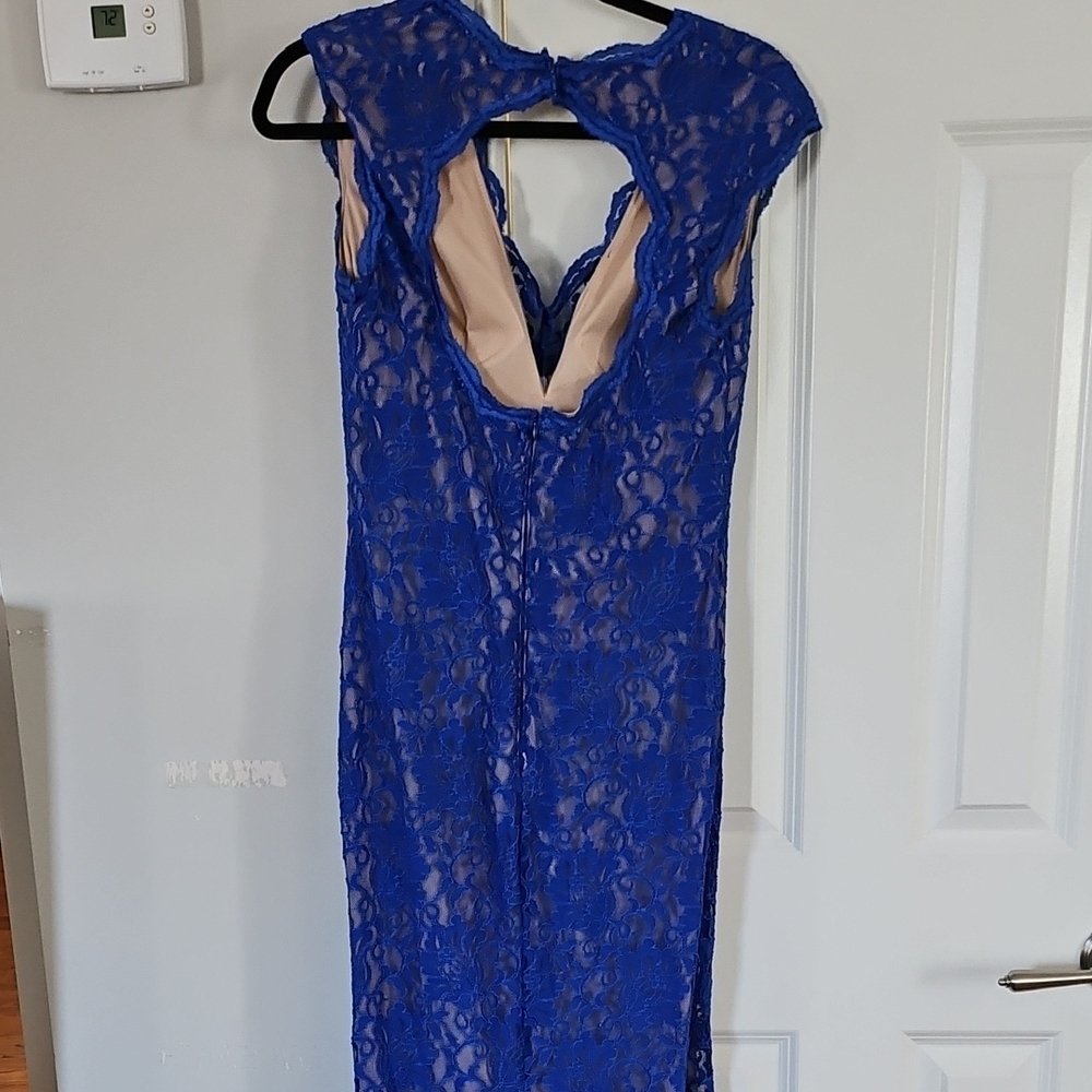 Elegant Blue Lace Dress - Picture 2 of 4
